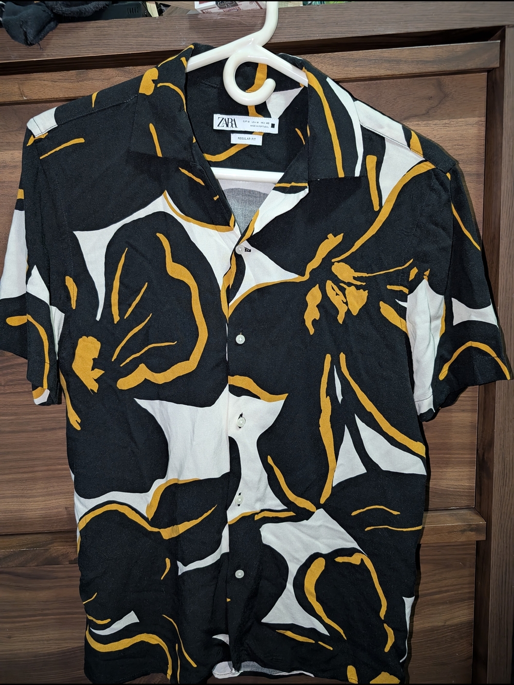 ZARA Black Floral Short-Sleeve Button-Up Shirt